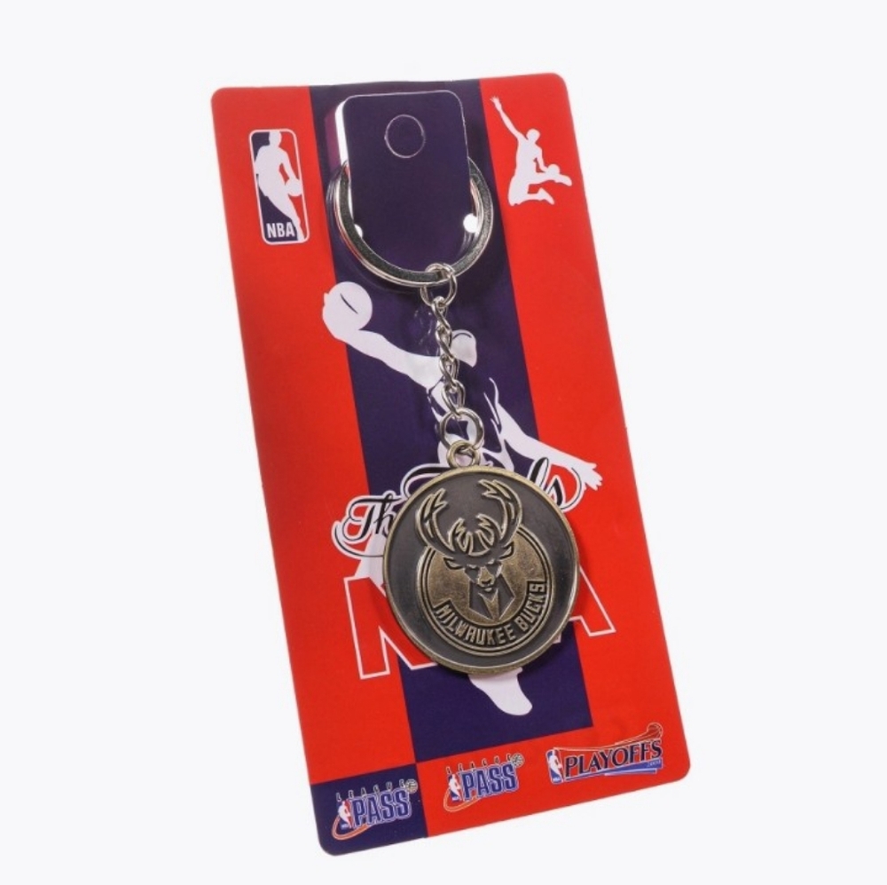 NBA Milwaukee Bucks Basketball Metal Gold Keychain NEW Giannis Antetokounmpo